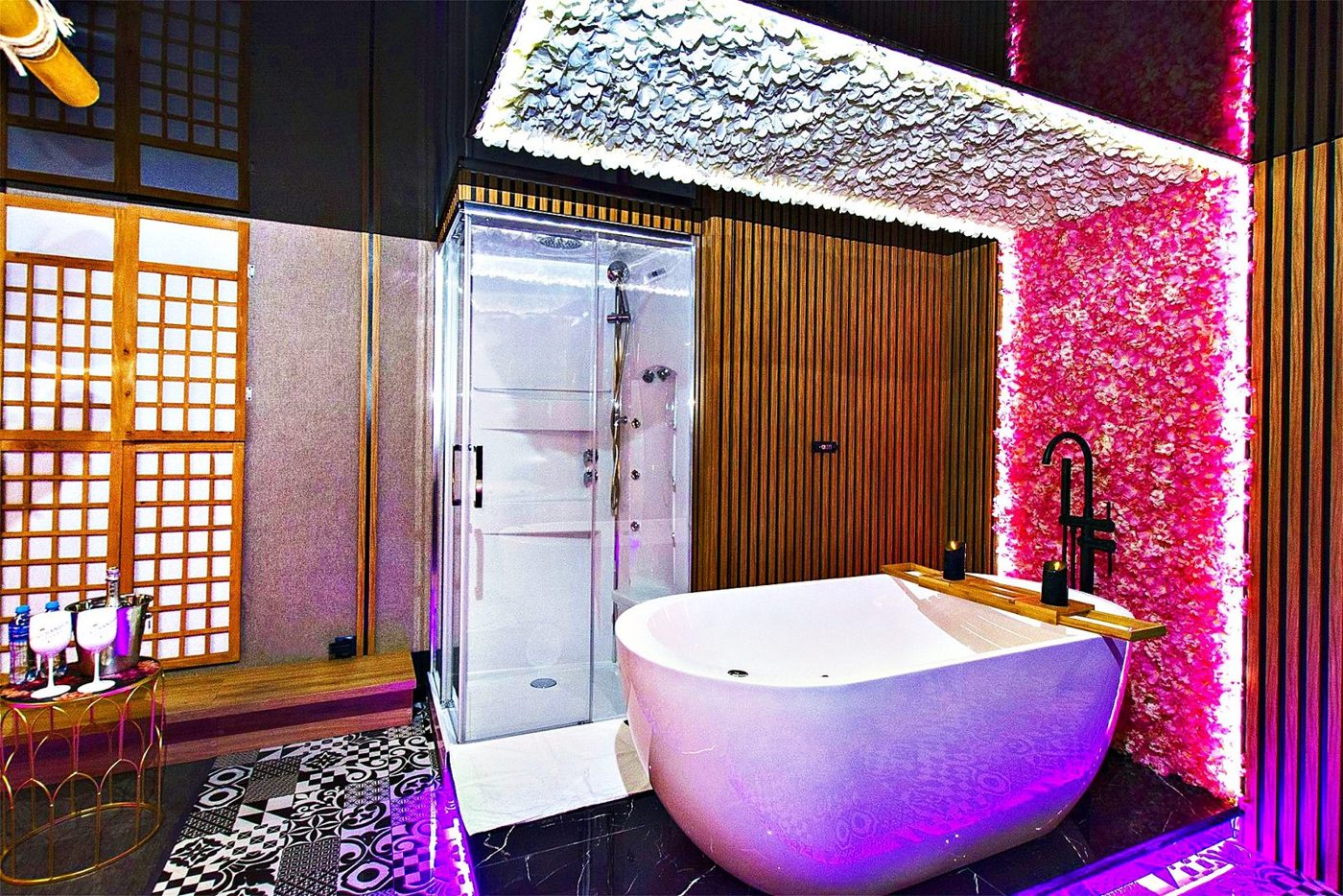 Apartament Secret - wanna wolnostojąca